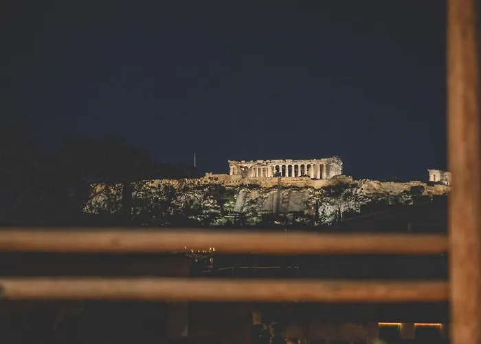 Luxury Apartment With Acropolis View Terrace And Jacuzzi - Living Stone Moonstone