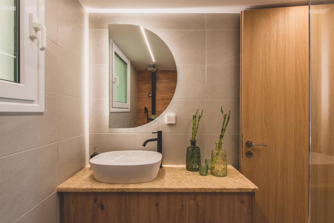 Appartement Luxury With Acropolis View Terrace And Jacuzzi - Living Stone Moonstone